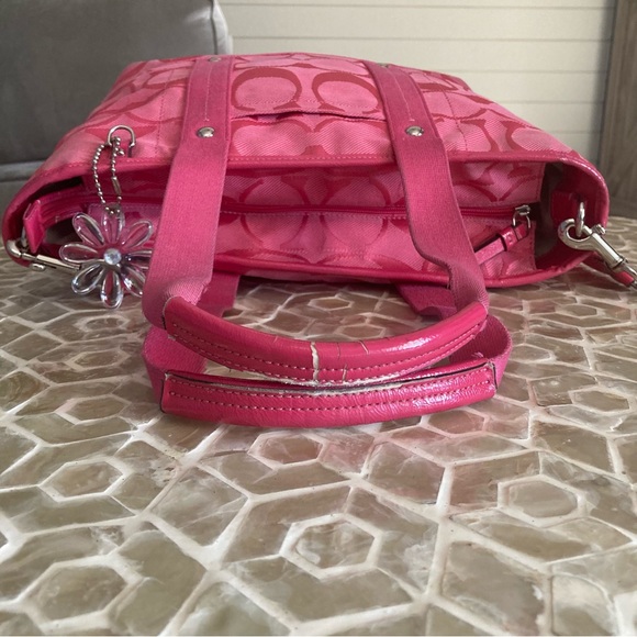 Coach Kyra Daisy Signature Tote in ‘Hibiscus’ - Picture 8 of 14